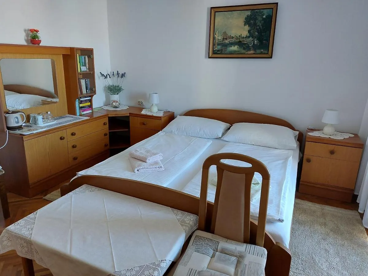 Room Slavica Mali Lošinj 3*,